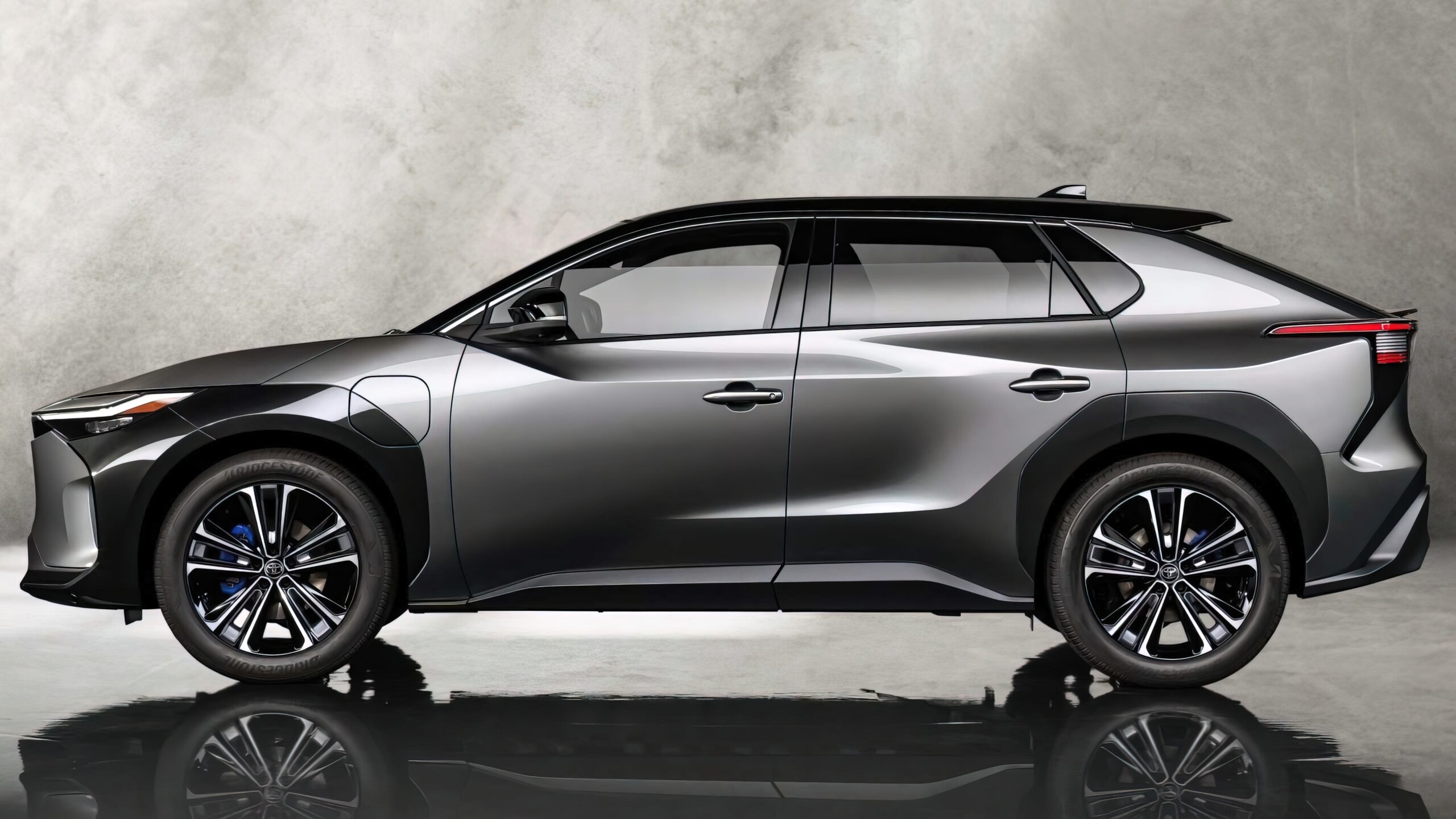 bZ4X 在中美市场表现不佳，消息称丰田将推出纯电汉兰达车型