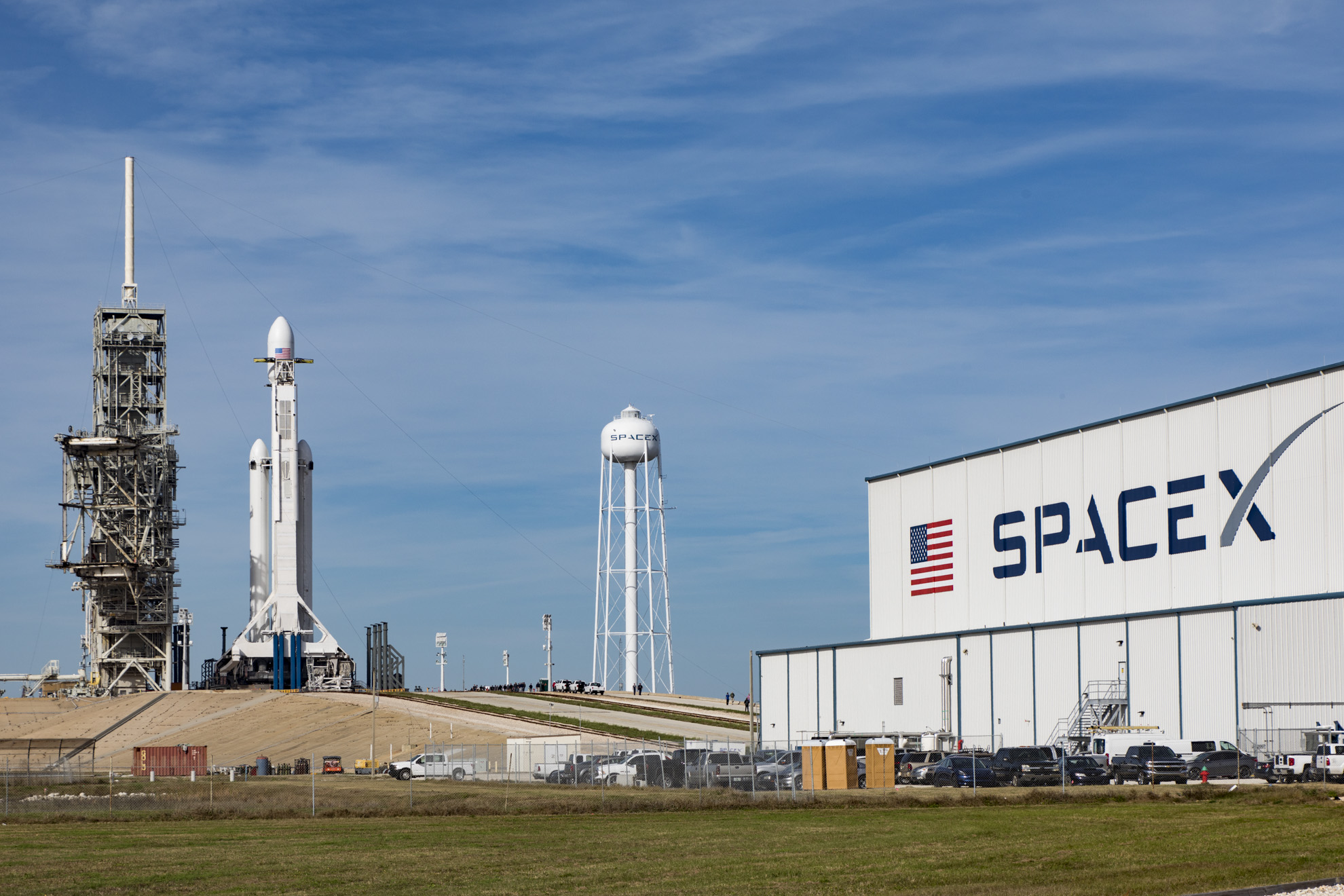 SpaceX 首枚 20 手猎鹰 9 号火箭即将诞生